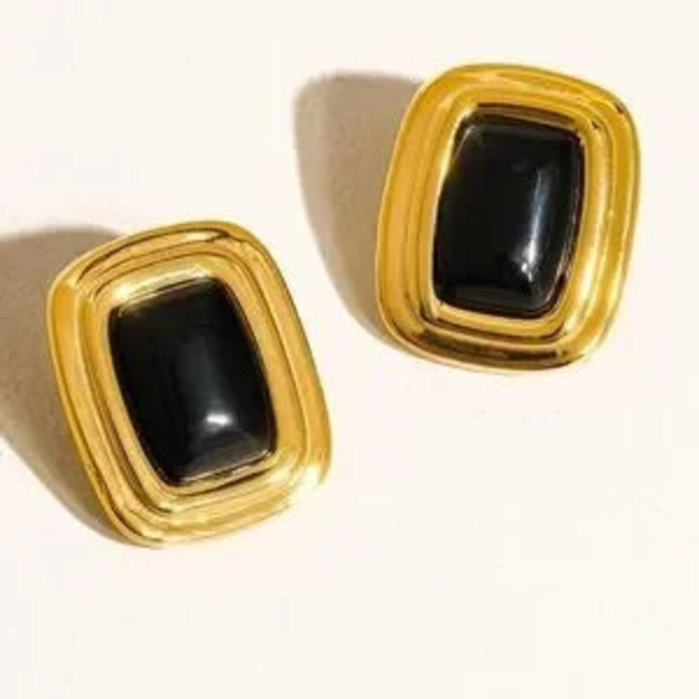 18K Gold Square Stone Earrings (1000)